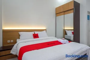 Image of RedDoorz near Terminal Tirtonadi 2