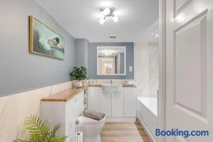 Image of Stylish Apartment Near Norwich Cathedral & Castle