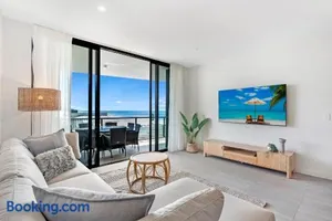 Image of 2BR Luxury Central Palm Beach Apartment (Best Location!)