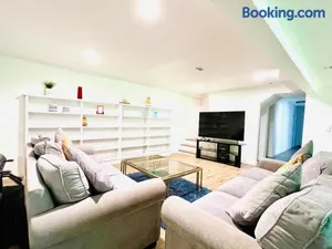 Image of Charming 2-bedroom and 1 Full bath basement apartment with WiFi and AC in lovely Edmonds