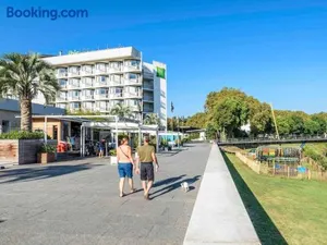 Image of IBIS STYLES DAX MIRADOUR