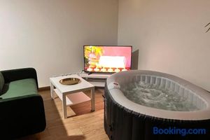 Image of B16 Jacuzzi 5 Étoile par Villa Dengous