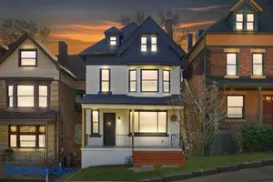 Image of Newly Renovated Victorian Gem Perfect Space for Family Vacations!