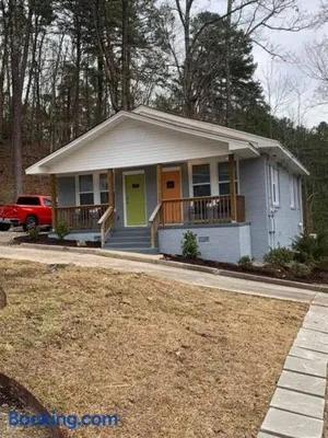 Image of Mountain Bungalow-Walk to Downtown/Biker's Dream!