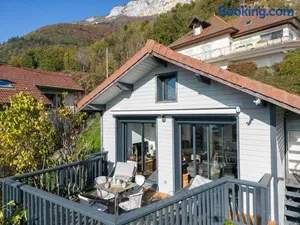 Image of NEW-Cottage Suspendu - Proche lac, Centre village et Activites by LLA Selections
