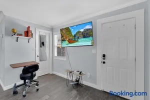 Image of A Cottage - Walk to UC Davis & Shriners
