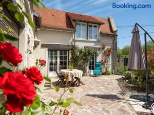 Image of Charmant gîte de plain pied à Compiègne - Terrasse, Wifi, Proche centre-ville & Forêt - FR-1-526-27