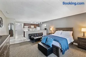 Image of Chic New York Studio with Kitchen