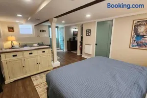 Image of Grand Hideaway - King Bed!