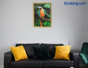 Image of Portobello House - Four Bedroom House perfect for CONTRACTORS - Sleeps 6 - FREE parking