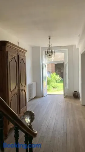 Image of Grand corps de ferme à la rue Messire Etienne 89113 Neuilly Valravillon