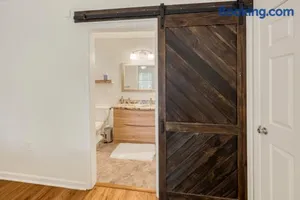 Image of Charming 2BR Bungalow 4 Minutes to Duke University