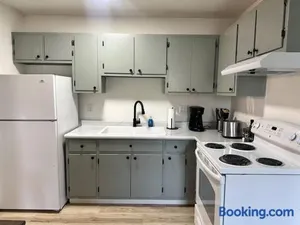 Image of Capital Suite on 6th Street - King Bed / Downtown!