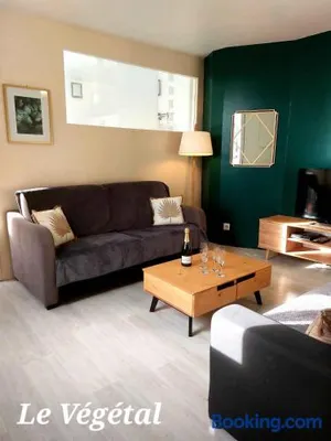 Image of Les Belles Terrasses Dieppe ,3 appartements , LE VEGETAL de 1 à 8 personnes , LE TROPICAL de 1 à 6 personnes , LE FLORAL avec TERRASSE de 1 à 3 personnes , quartier calme au stationnement gratuit à coté de l'avenue verte