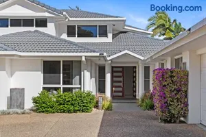 Image of Lakeview Bliss, Black Swans, Golf Retreat in Brisbane