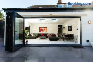 Image of Rounton Villa by Maison Parfaite - Hot Tub - Sea Views - Parking