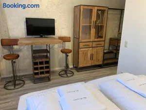 Image of Haus 8