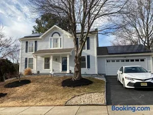 Image of Upgraded, beautiful 4 BD Colonial in Silver Spring