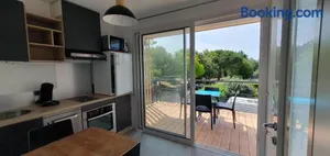 Image of Résidence Salamandre - Maison Bois Cosy Calme avec parking pour 4 à 10 pers idéal couples et familles à 500m de la plage à Saint-Marc-sur-mer