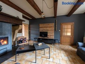 Image of Maison de charme à la campagne avec terrasse et grand espace extérieur - FR-1-585-76