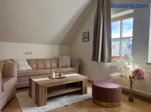 Image of HILLSIDE HOME in the heart of Tamsweg, perfect retreat for a cozy stay in the Valley