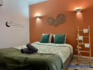 Image of Élégant T2 au Calme Absolu avec Terrasse & Parking à 2 pas de la gare et Jardins du château de Versailles à 5 min