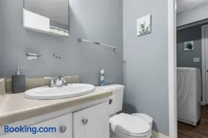 Image of 5 Mins from Uptown & Near Airport- Norwood Nest