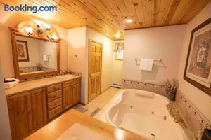 Image of Enjoy The Outback+ Indoor Hot tub+Games+Puzzles+Tennis Court