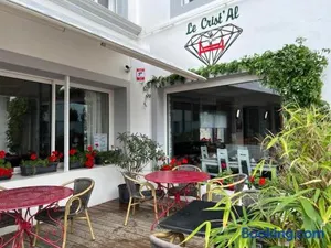 Image of Le Crist'Al, hôtel climatisé, front de mer, proche du centre ville, et solution de restauration