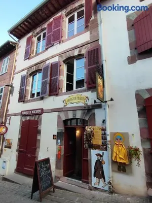 Image of Auberge du Pèlerin Gîte de charme en pierre avec vue sur les montagnes