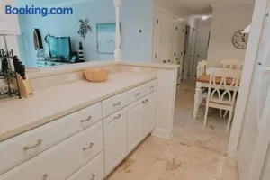 Image of H1 downstairs and comfy king and two twins really nice kitchen and baths