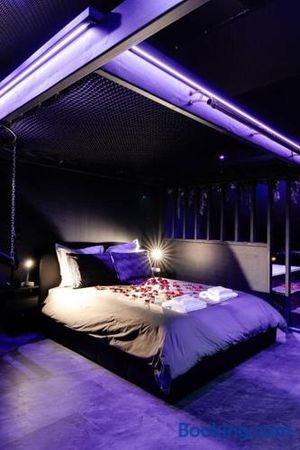 Image of Bisou X, nuits érotiques & spa.