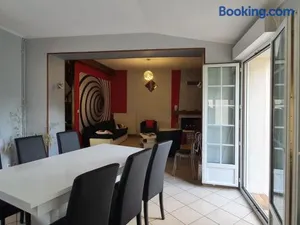 Image of Charmante maison rénovée avec jardin, proche de Verdun, idéale pour familles, draps et chauffage inclus - FR-1-585-50