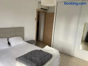 Image of Superbe appartement avec parking privé, proche commerces et mer