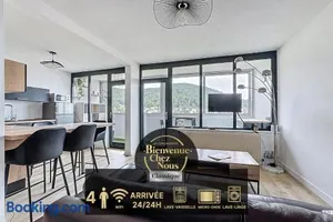 Image of Vue Panoramique & Charme Romeuf E