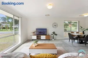 Image of Aircabin - Marayong - Convenient - 3 Beds House