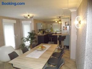 Image of Großzügige Ferienwohnung am Waldesrand im Seenland