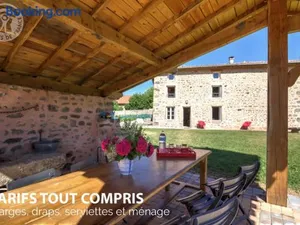 Image of Gîte de charme avec cheminée, jardin et espaces détente - idéal famille et amis, draps fournis - FR-1-496-44