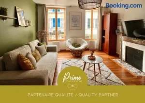 Image of "Le Noeud vert" Appartement sur le thème de Nevers, 65 m2 en coeur de ville avec parking, accès inclus à salle de sport de 2000m2, Sauna & Hammam, by PRIMO C0NCIERGERIE