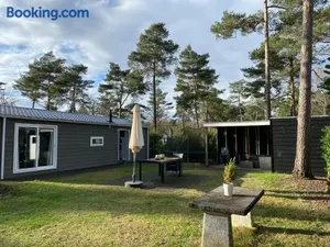 Image of Chalet de Bosrand 404, unieke rustige plek met veel privacy aan de bosrand van vakantiepark op de Veluwe