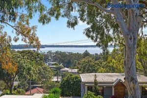 Image of Perfect Beachhouse Lakes Surf at your Feet