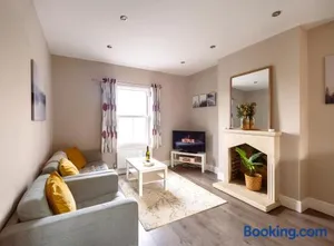 Image of Family home in central Guildford with Parking