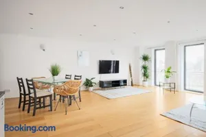 Image of Riverside Two Bedroom Apartment in Canary Wharf