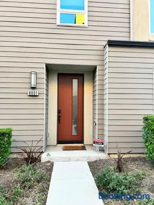 Image of 3 Bedroom Townhome with Large Living Area