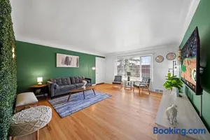 Image of DT Green Haven 4-Bed Sanctuary in Vibrant Loco