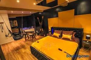 Image of La loveroom bdsm grassoise "La chambre des désirs"