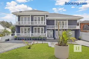 Image of Luxury Waterfront Getaway