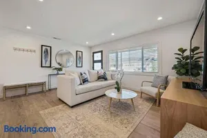 Image of Chic and Comfy Home in the Heart of Silicon Valley