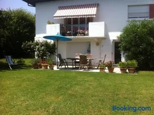 Image of T1 ou T2 dans villa avec jardin proche Biarritz