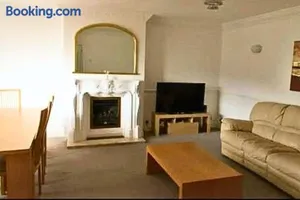 Image of 3BR Shorefield Cottage with Parking, Terrace, SEA VIEW! Nr the BEACH & Cliffs Pavillion by Luxiety Stays Serviced Accommodation